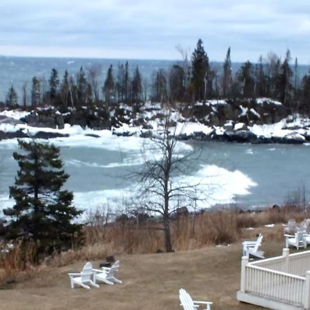 Cove Point Lodge Beaver Bay Exterior photo