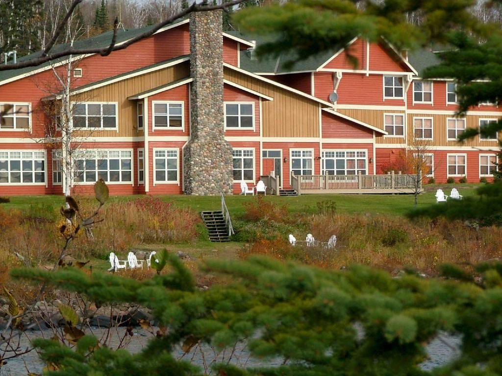 Cove Point Lodge Beaver Bay Exterior photo