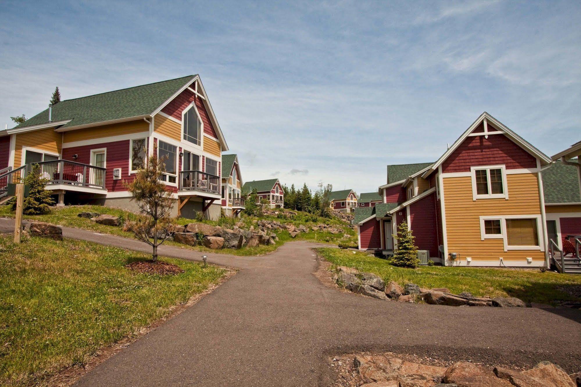 Cove Point Lodge Beaver Bay Exterior photo