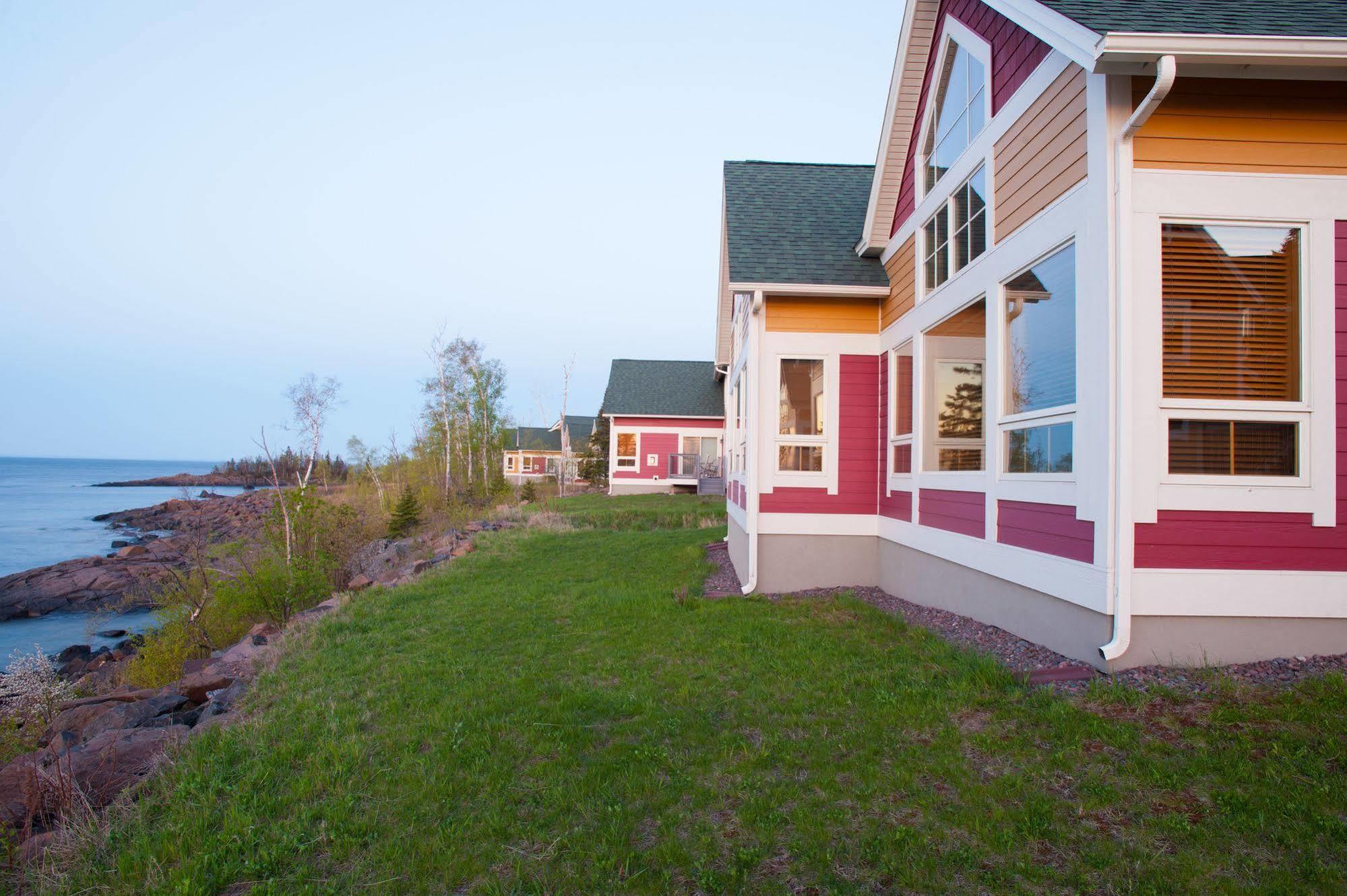 Cove Point Lodge Beaver Bay Exterior photo