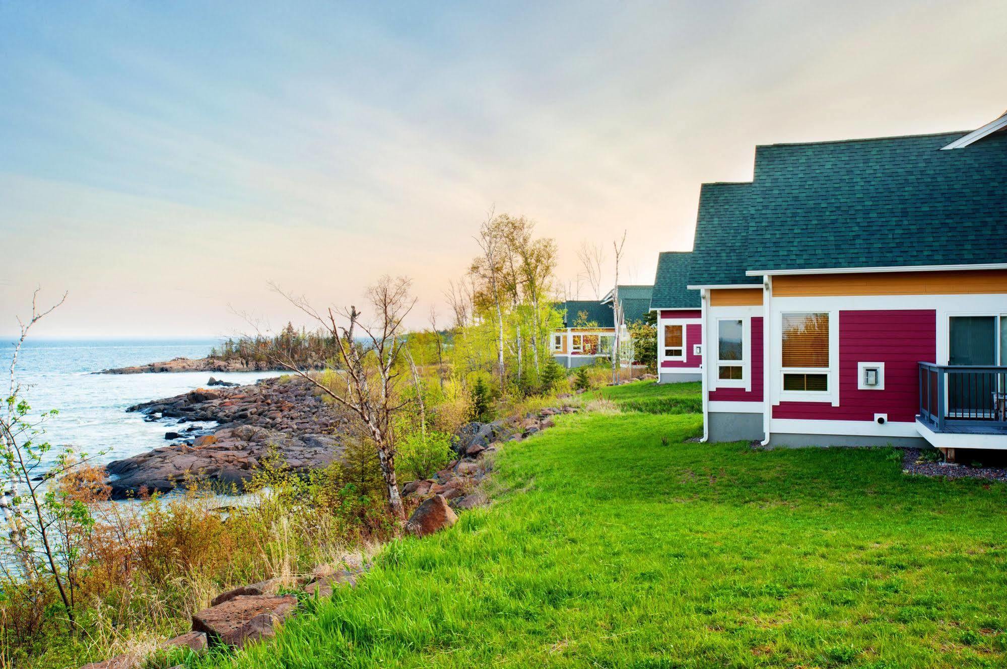 Cove Point Lodge Beaver Bay Exterior photo